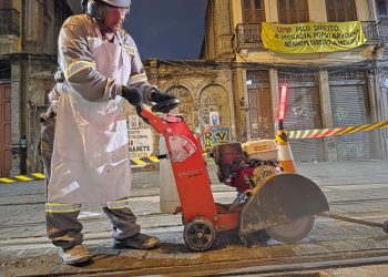 VLT Carioca realiza serviços de conservação no Centro do Rio
