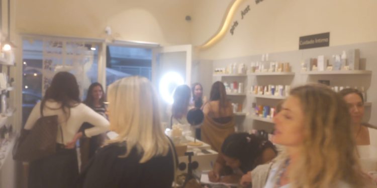 Mulheres são todas as cores : Celebrando o Outubro Rosa