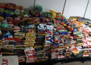 Mais de uma tonelada de alimentos